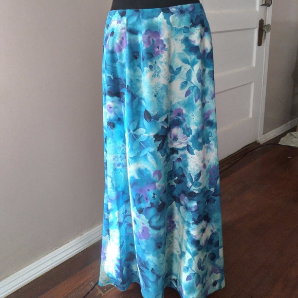 Floral Teal Maxi Skirt - Women - Picture 2 of 5